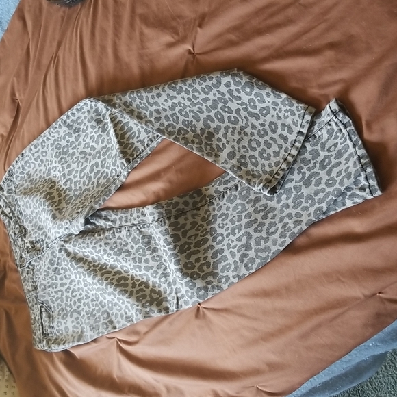 Grey and black leopard printed jeans - Picture 1 of 5